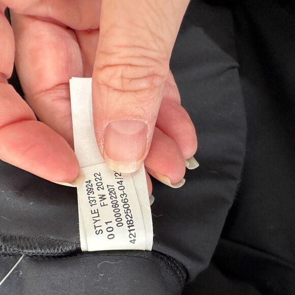 NWT Under Armour Black Meridian 4-Way Stretch Fitted Crop Tank Top Sports Bra S - Picture 9 of 15